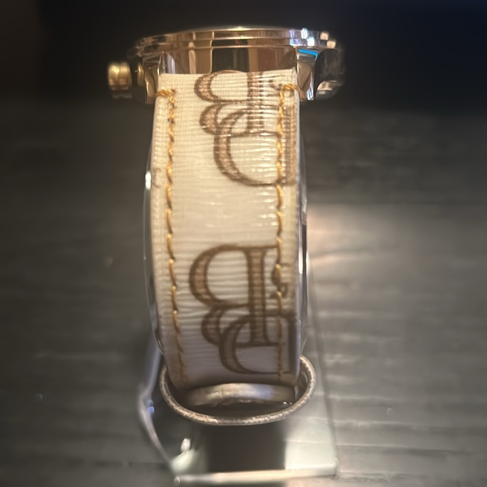 Dooney & Bourke tan and cream watch.  Canvas strap with DB initials. Beautiful - Picture 4 of 11